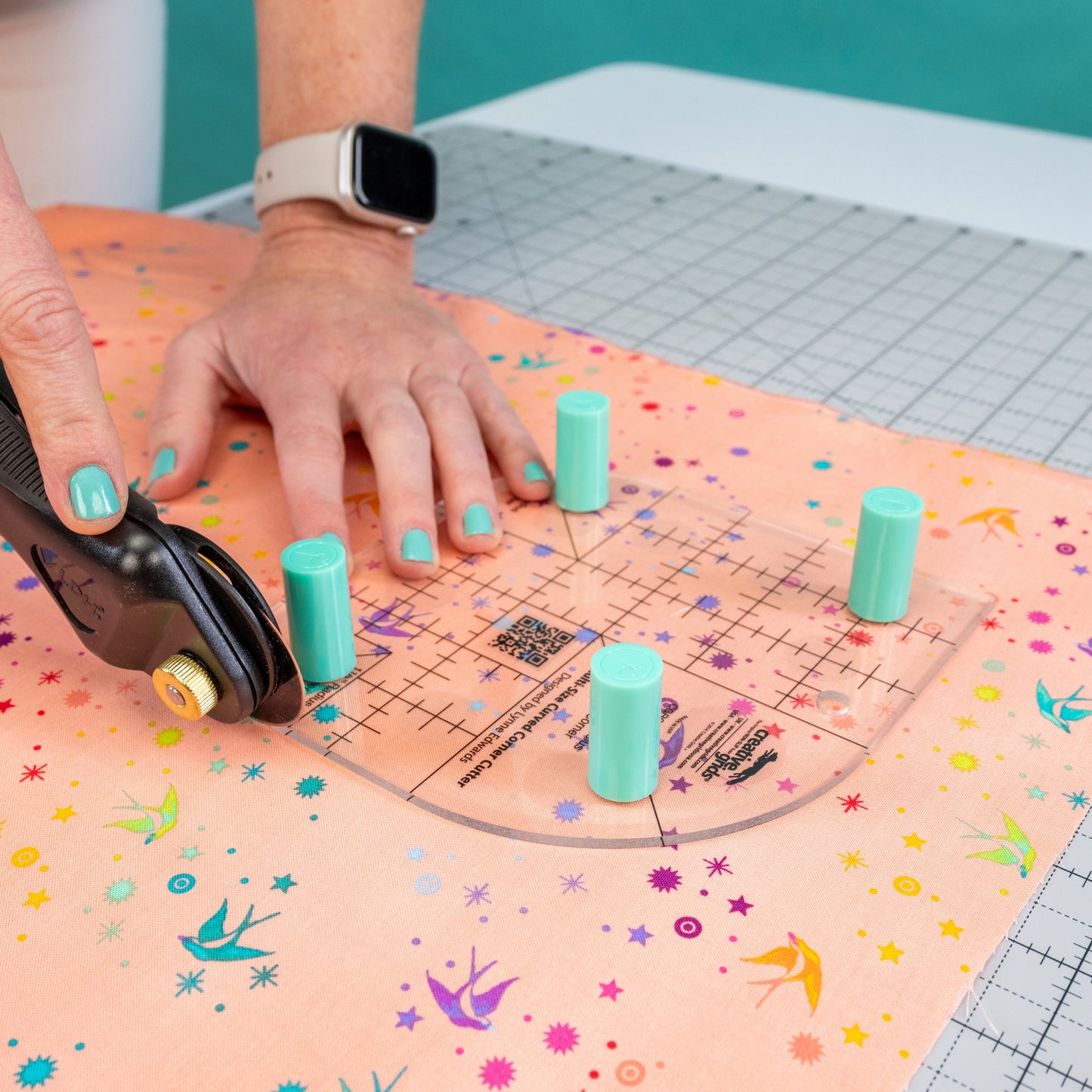 Sew Magnetic 24" x 42" Self-Healing Cutting Mat